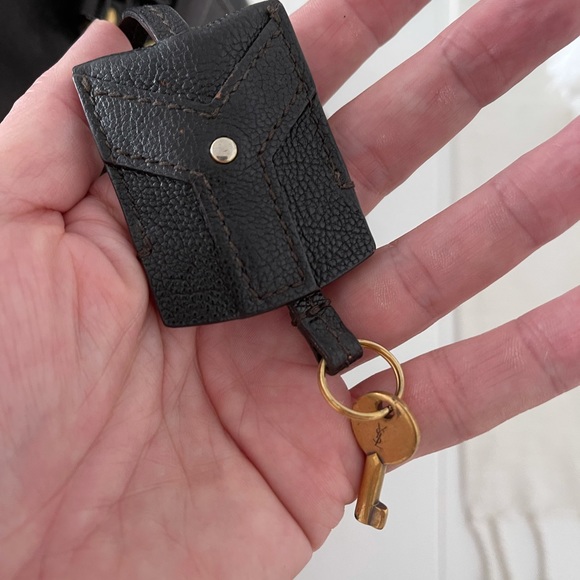 Yves Saint Laurent Vintage muse medium bag - Picture 6 of 10